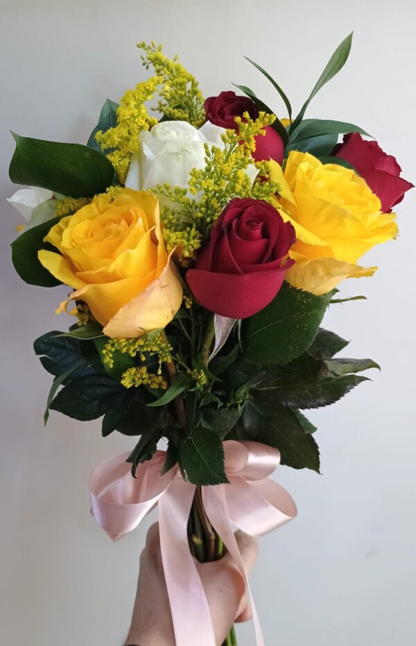 Ramalhete com 12 rosas