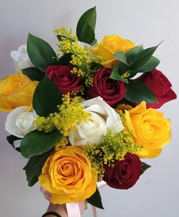 Ramalhete com 12 rosas - Imagem 2